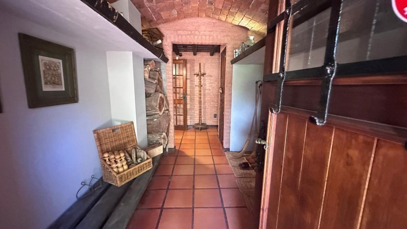 Impresionante Casa con Vista al Mar y Amplios Espacios